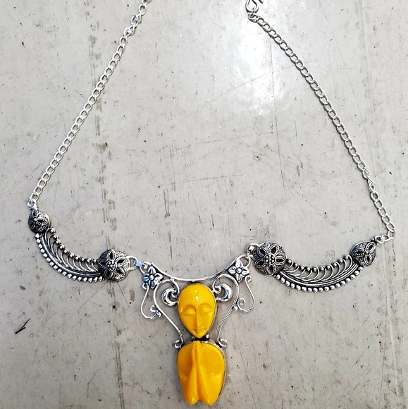 New Yellow Carved Praying Goddess 925 Silver Necklace. - Picture 3 of 10